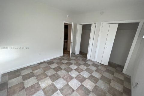 Apartamento en alquiler en Miami, Florida, 1 dormitorio, 65.03 m2 № 942751 - foto 2