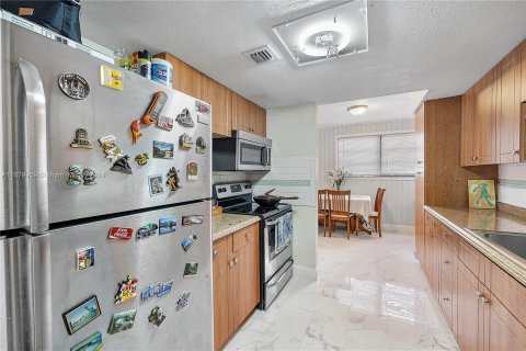 Copropriété à vendre à Palmetto Bay, Floride: 2 chambres, 102.19 m2 № 1154988 - photo 30