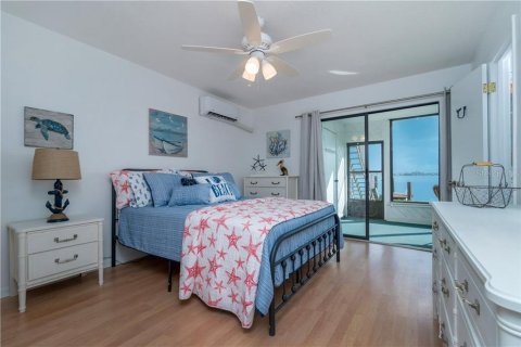 Condominio en alquiler en Englewood, Florida, 1 dormitorio, 82.13 m2 № 213510 - foto 5