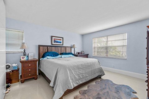 Condo in Deerfield Beach, Florida, 3 bedrooms  № 810829 - photo 26