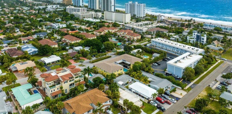 Condominio en Deerfield Beach, Florida, 3 dormitorios  № 810829