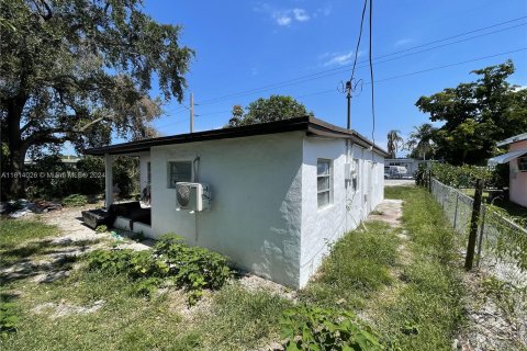 Villa ou maison à vendre à Miami, Floride: 2 chambres, 108.32 m2 № 1270237 - photo 7