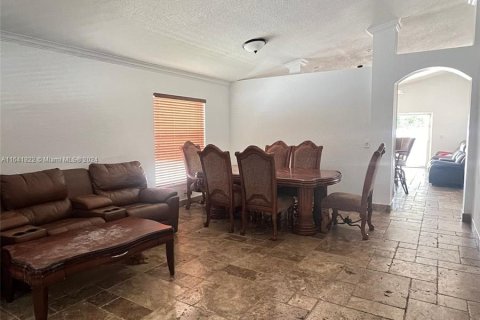 Villa ou maison à vendre à Pembroke Pines, Floride: 4 chambres, 167.22 m2 № 1320620 - photo 3