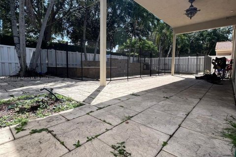 House in Pembroke Pines, Florida 4 bedrooms, 167.22 sq.m. № 1320620 - photo 18