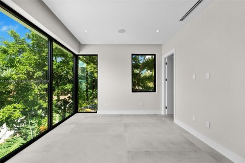 Casa en venta en Sunny Isles Beach, Florida, 5 dormitorios, 406.73 m2 № 1318978 - foto 14