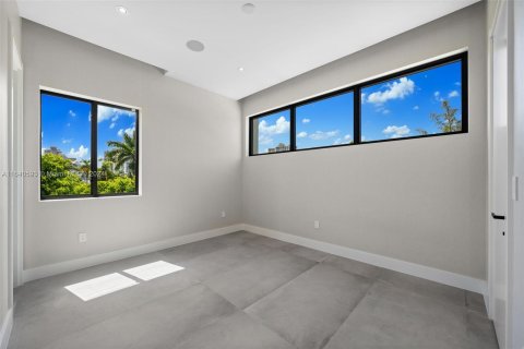 Casa en venta en Sunny Isles Beach, Florida, 5 dormitorios, 406.73 m2 № 1318978 - foto 16