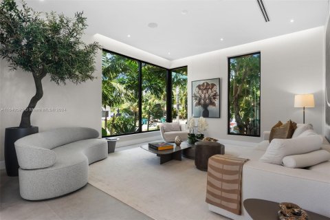 Casa en venta en Sunny Isles Beach, Florida, 5 dormitorios, 406.73 m2 № 1318978 - foto 28