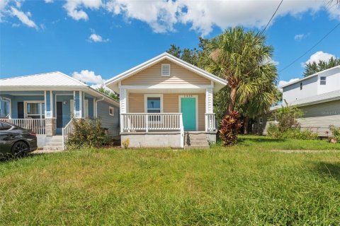 Villa ou maison à vendre à Tampa, Floride: 2 chambres, 70.05 m2 № 1378280 - photo 1