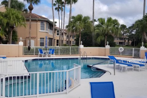 Townhouse in Palm Beach Gardens, Florida 3 bedrooms, 177.63 sq.m. № 830513 - photo 11