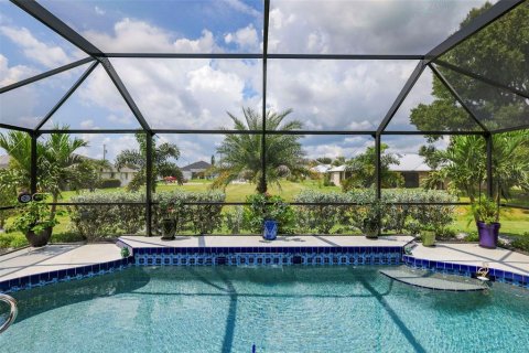 Villa ou maison à vendre à Punta Gorda, Floride: 4 chambres, 150.59 m2 № 1371894 - photo 2