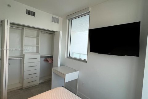 Condo in Miami Beach, Florida, 1 bedroom  № 1154809 - photo 10