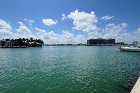 Condo in Miami Beach, Florida, 1 bedroom  № 1154809 - photo 26