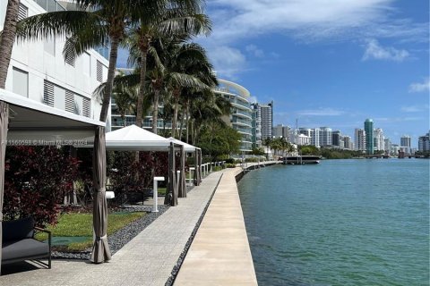 Condo in Miami Beach, Florida, 1 bedroom  № 1154809 - photo 27