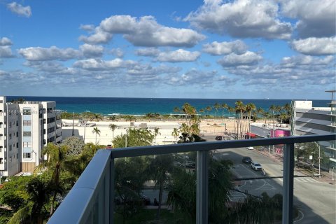 Condo in Miami Beach, Florida, 1 bedroom  № 1154809 - photo 3