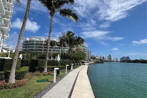 Condo in Miami Beach, Florida, 1 bedroom  № 1154809 - photo 23