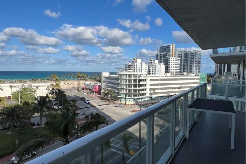 Condo in Miami Beach, Florida, 1 bedroom  № 1154809 - photo 2