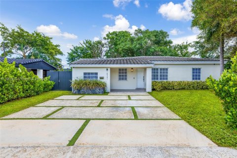 Villa ou maison à vendre à North Miami Beach, Floride: 3 chambres, 96.25 m2 № 1384335 - photo 1