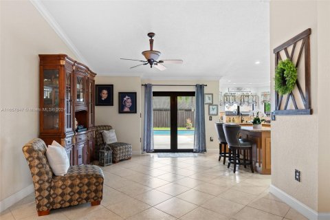 Villa ou maison à vendre à Miami, Floride: 4 chambres, 183.02 m2 № 1365502 - photo 7