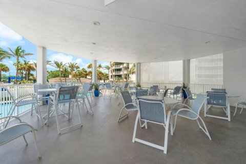 Condominio en venta en Riviera Beach, Florida, 2 dormitorios, 150.97 m2 № 1174520 - foto 11