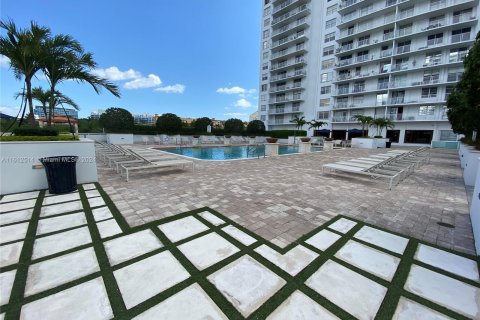 Copropriété à vendre à Aventura, Floride: 1 chambre, 99.03 m2 № 1234507 - photo 22