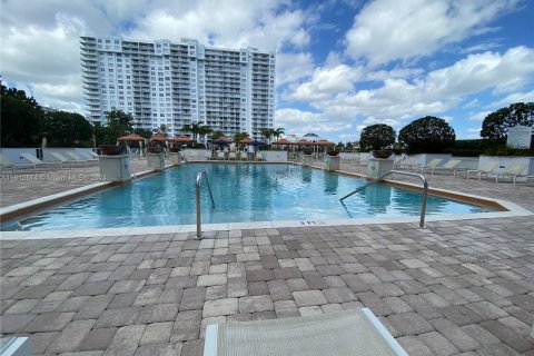 Condo in Aventura, Florida, 1 bedroom  № 1234507 - photo 23