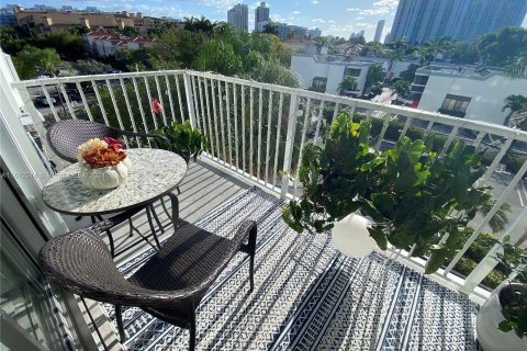 Condo in Aventura, Florida, 1 bedroom  № 1234507 - photo 14