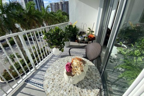 Condominio en venta en Aventura, Florida, 1 dormitorio, 99.03 m2 № 1234507 - foto 15