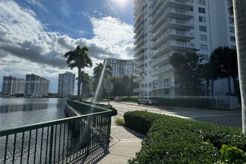 Copropriété à vendre à Aventura, Floride: 1 chambre, 99.03 m2 № 1234507 - photo 30