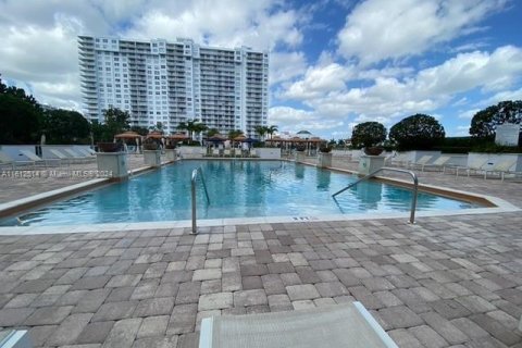 Copropriété à vendre à Aventura, Floride: 1 chambre, 99.03 m2 № 1234507 - photo 2