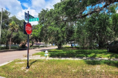 Terreno en venta en Saint Petersburg, Florida № 1368112 - foto 3