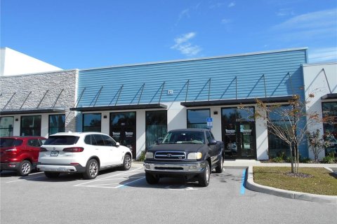 Propiedad comercial en alquiler en Winter Haven, Florida, 139.35 m2 № 1386340 - foto 2