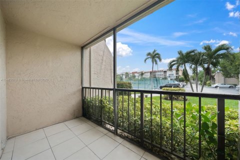 Apartment in Hallandale Beach, Florida 1 bedroom, 74.32 sq.m. № 747289 - photo 16