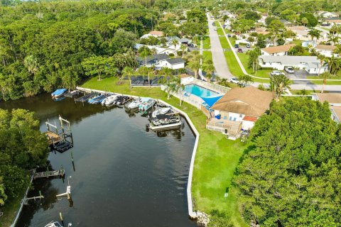 Villa ou maison à vendre à Jupiter, Floride: 3 chambres, 143.07 m2 № 1182548 - photo 2