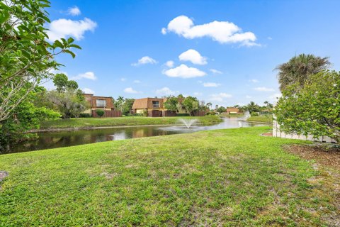 House in Jupiter, Florida 3 bedrooms, 143.07 sq.m. № 1182548 - photo 10