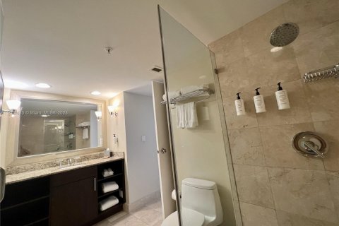 Condominio en venta en Fort Lauderdale, Florida, 1 dormitorio, 50.91 m2 № 572500 - foto 20