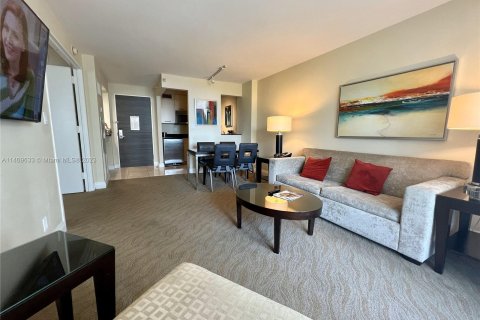 Condominio en venta en Fort Lauderdale, Florida, 1 dormitorio, 50.91 m2 № 572500 - foto 8
