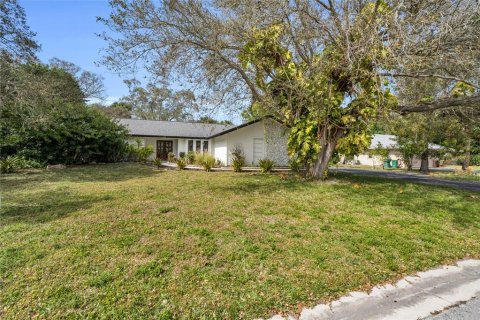 House in Naples, Florida 3 bedrooms, 187.66 sq.m. № 1007952 - photo 5