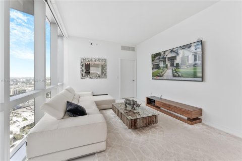 Condominio en venta en Miami, Florida, 1 dormitorio, 87.05 m2 № 1423964 - foto 2