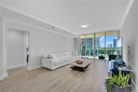 Condo in Aventura, Florida, 3 bedrooms  № 1427450 - photo 14