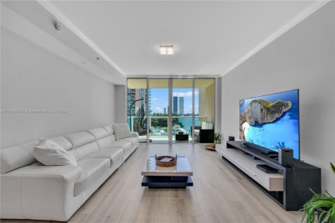 Condo in Aventura, Florida, 3 bedrooms  № 1427450 - photo 13