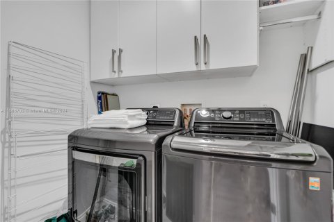 Condo in Aventura, Florida, 3 bedrooms  № 1427450 - photo 27