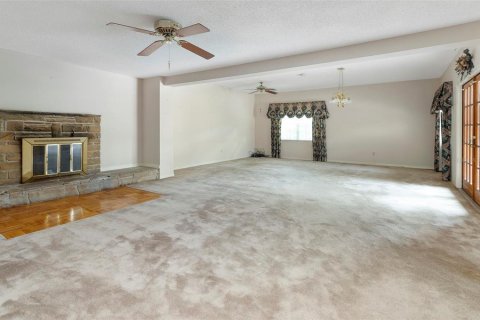 House in Tampa, Florida 4 bedrooms, 305.74 sq.m. № 1367921 - photo 17