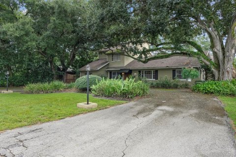 House in Tampa, Florida 4 bedrooms, 305.74 sq.m. № 1367921 - photo 4