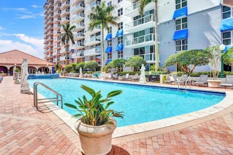 Condominio en venta en Miami, Florida, 2 dormitorios, 79.9 m2 № 1228686 - foto 10