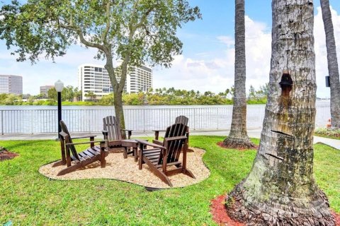 Copropriété à vendre à Miami, Floride: 2 chambres, 79.9 m2 № 1228686 - photo 3