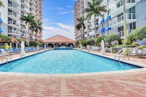 Condominio en venta en Miami, Florida, 2 dormitorios, 79.9 m2 № 1228686 - foto 15