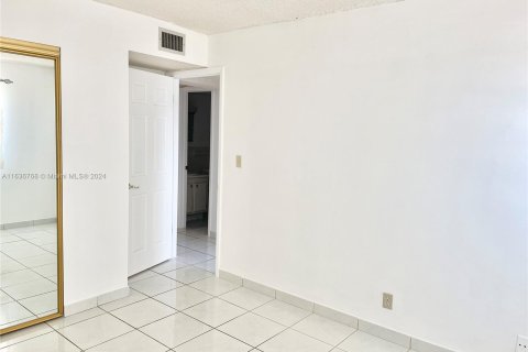 Condominio en venta en Hollywood, Florida, 2 dormitorios, 60.39 m2 № 1309227 - foto 29