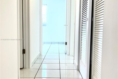 Condominio en venta en Hollywood, Florida, 2 dormitorios, 60.39 m2 № 1309227 - foto 22