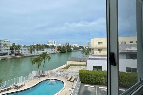 Copropriété à vendre à Miami Beach, Floride: 1 chambre, 61.5 m2 № 1306479 - photo 29