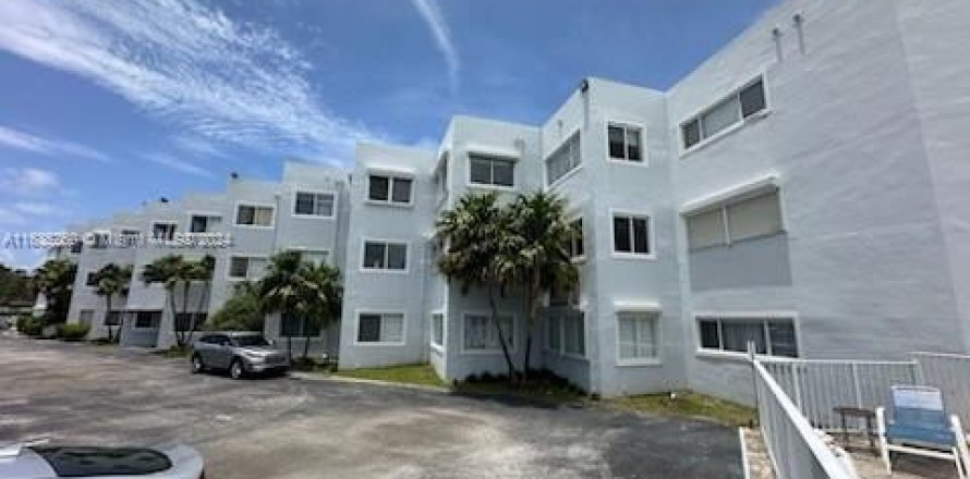 Condominio en Miami Beach, Florida, 1 dormitorio  № 1306479